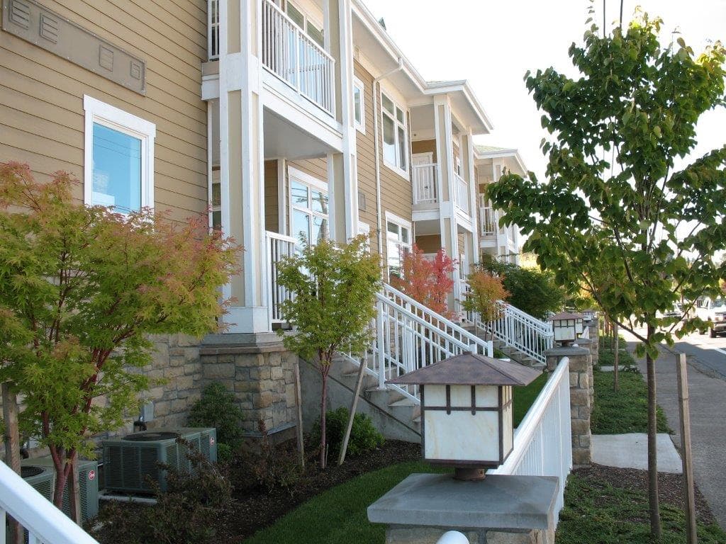 Garden Apartments along 29th Avenue